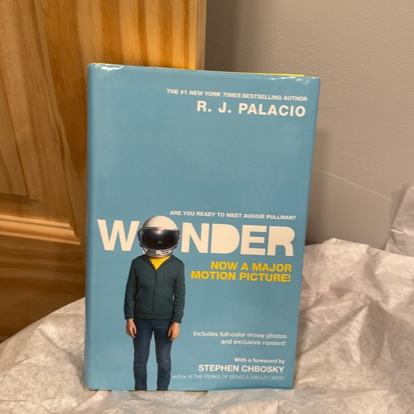 Wonder book - Picture 1 of 2